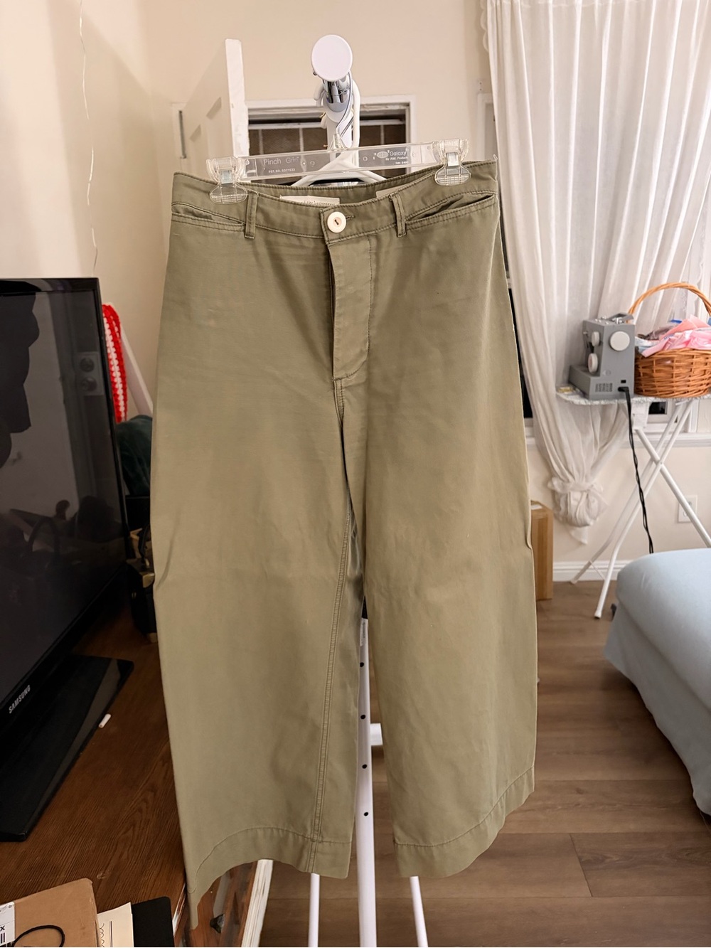 Anthropologie Pilcro High Wasited Crop Pant in Olive Green